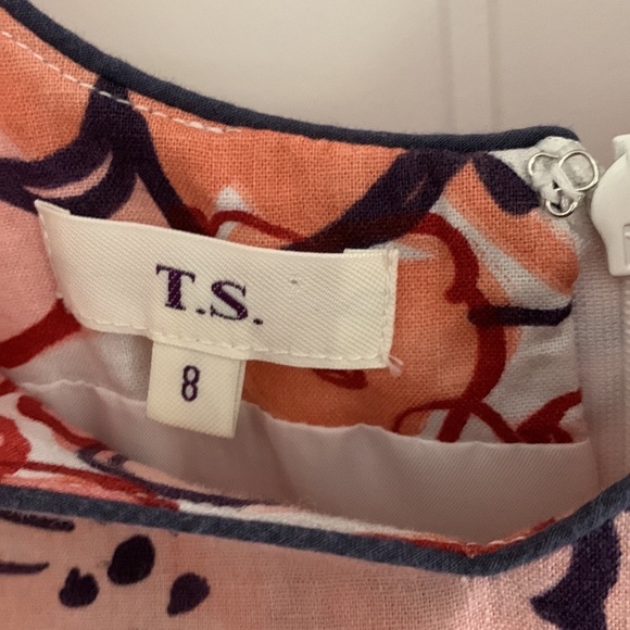 T.S. Size 8, Floral peach and purple midi dress with pockets. - Picture 2 of 10